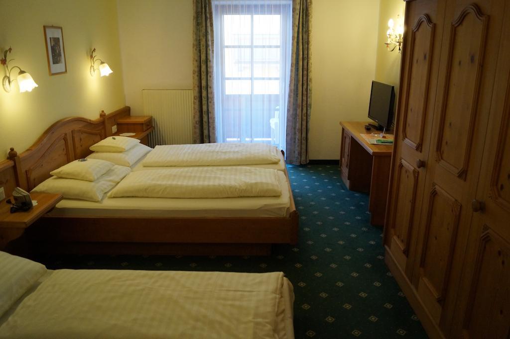 Hotel Sonne Sankt Johann in Tirol Rum bild